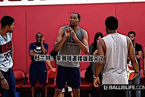 KD单挑以为手拿把掐...没想到失误了，瓜哥场边狂笑